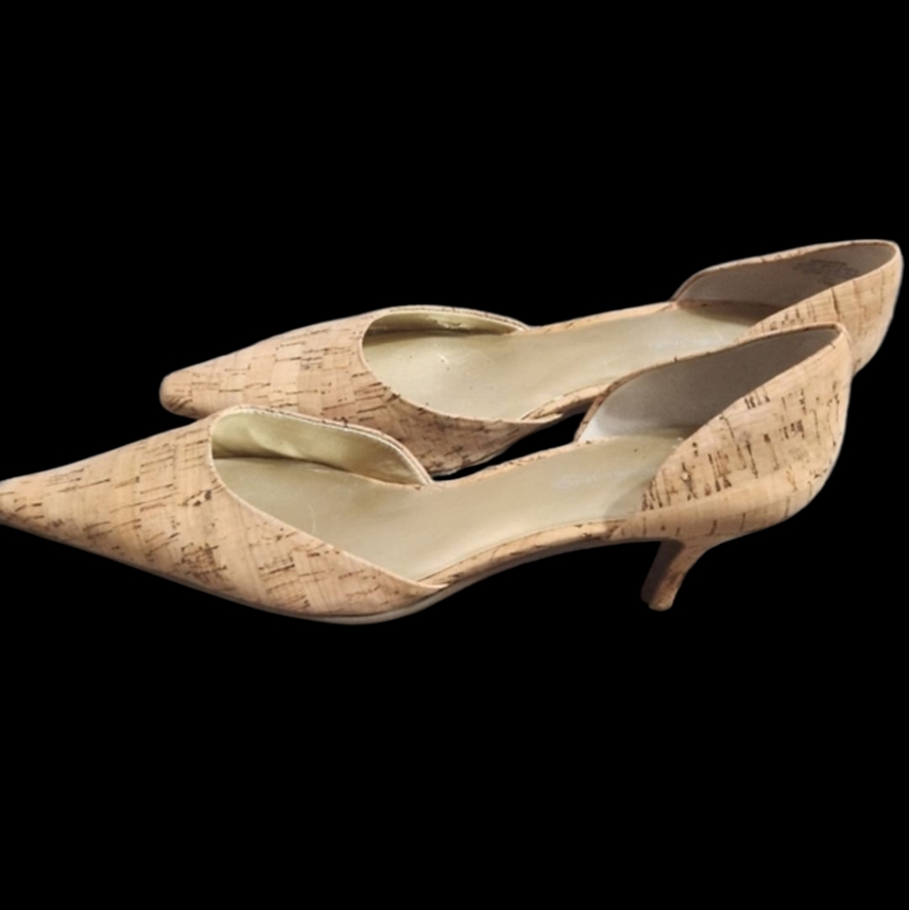 Bandolino Cork Look Heels Size 7.5 M Gorgeous Pointed Toe Heels very cool design